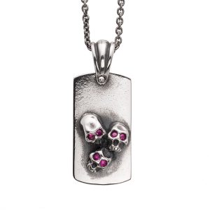 TRIO SKULL PENDANT PLATE – Pendente in argento con teschi